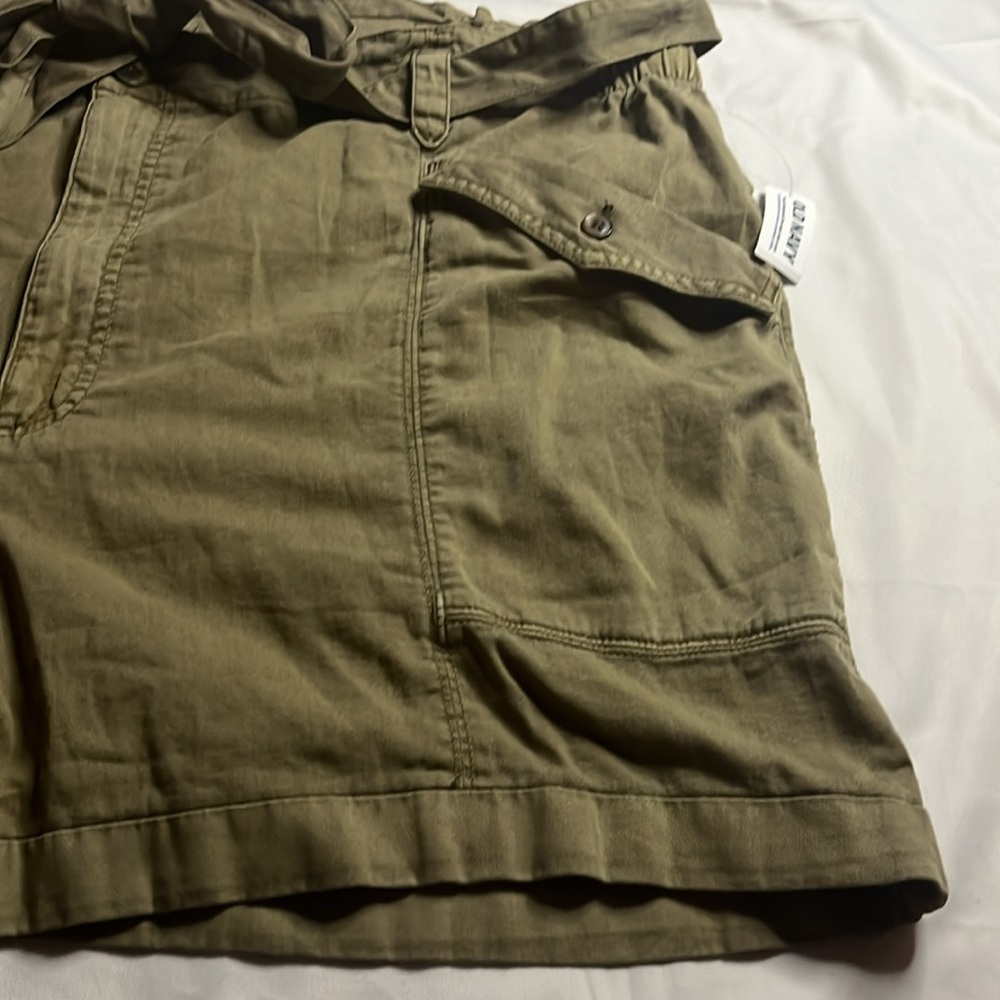 NWT Old Navy Olive Green Shorts - Picture 3 of 10